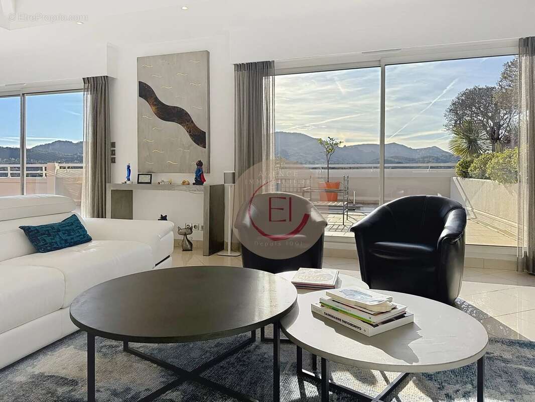 Appartement à MANDELIEU-LA-NAPOULE