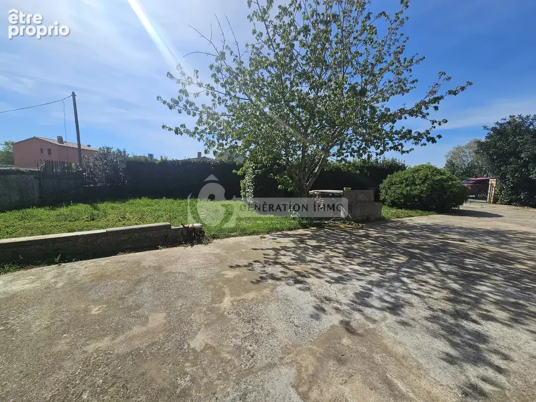 RAPHÈLE LES ARLES - Maison familiale de 226 m2 A - photo 2