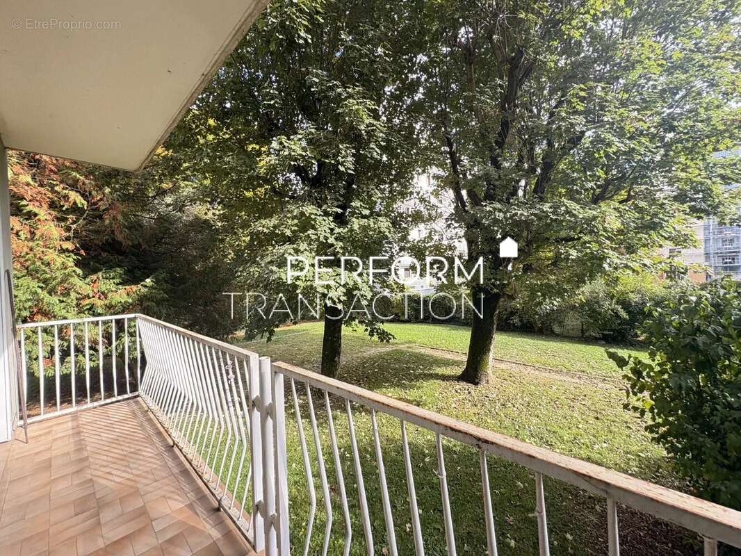 Appartement à SAINT-MARTIN-D'HERES