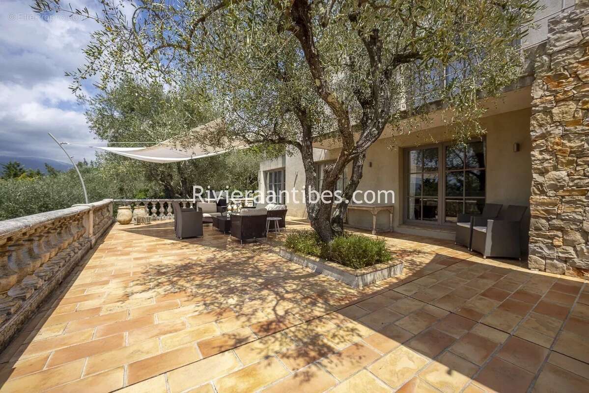 Maison à MOUANS-SARTOUX