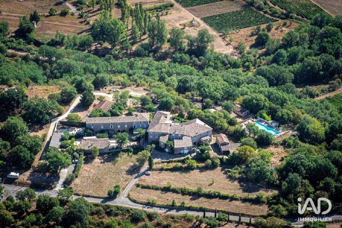 Photo 1 - Commerce à JOYEUSE