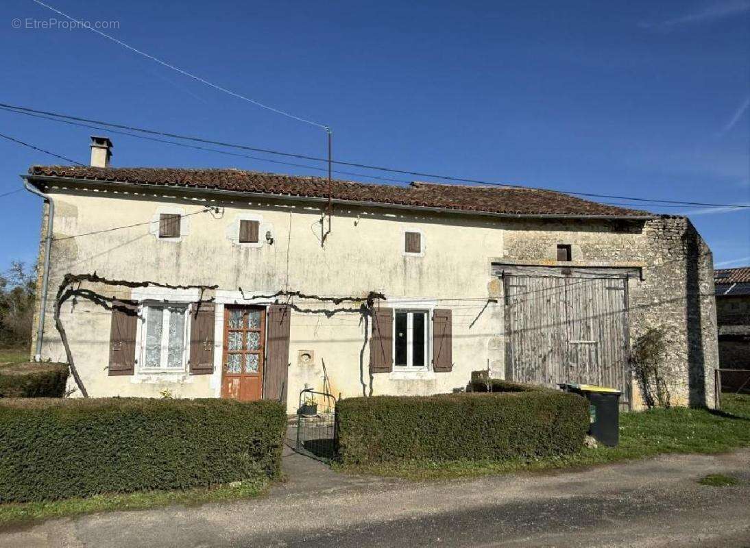 Maison à NANTEUIL-EN-VALLEE