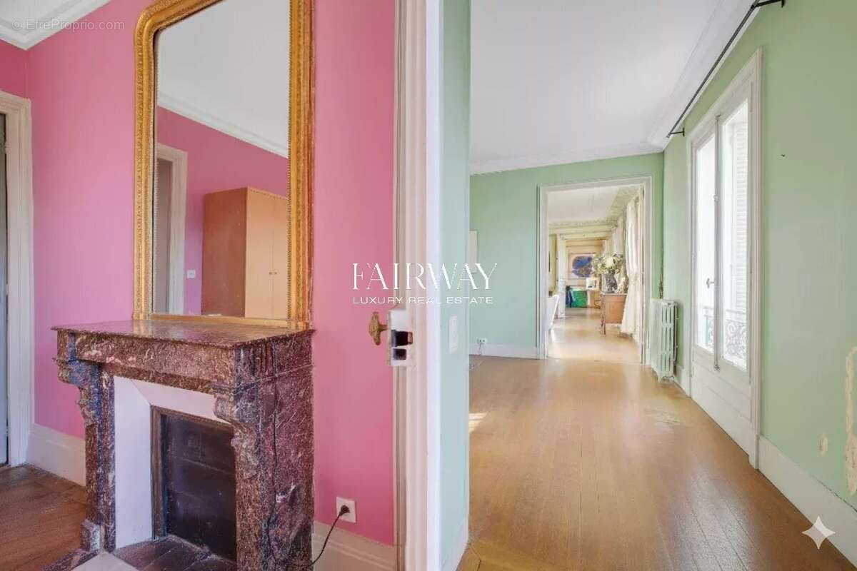 Appartement à PARIS-8E