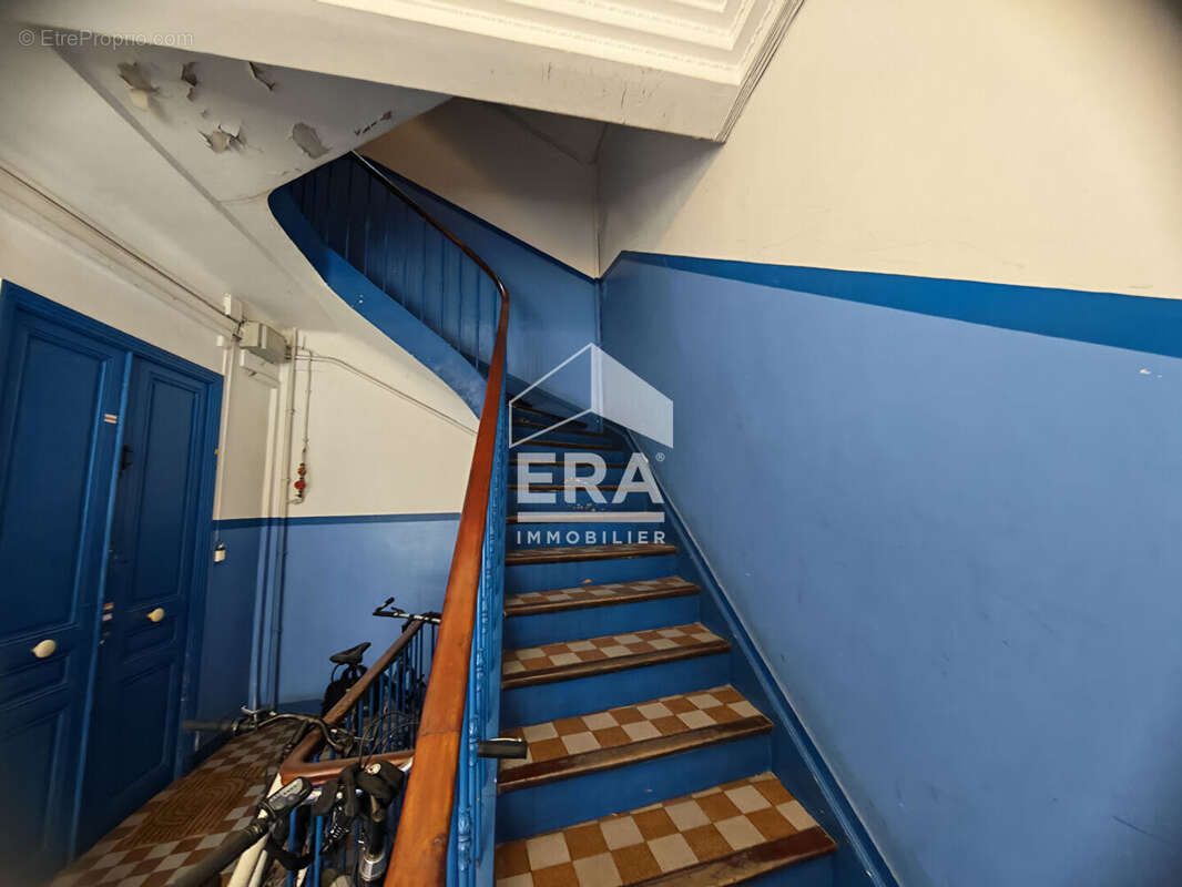 Appartement à MARSEILLE-5E