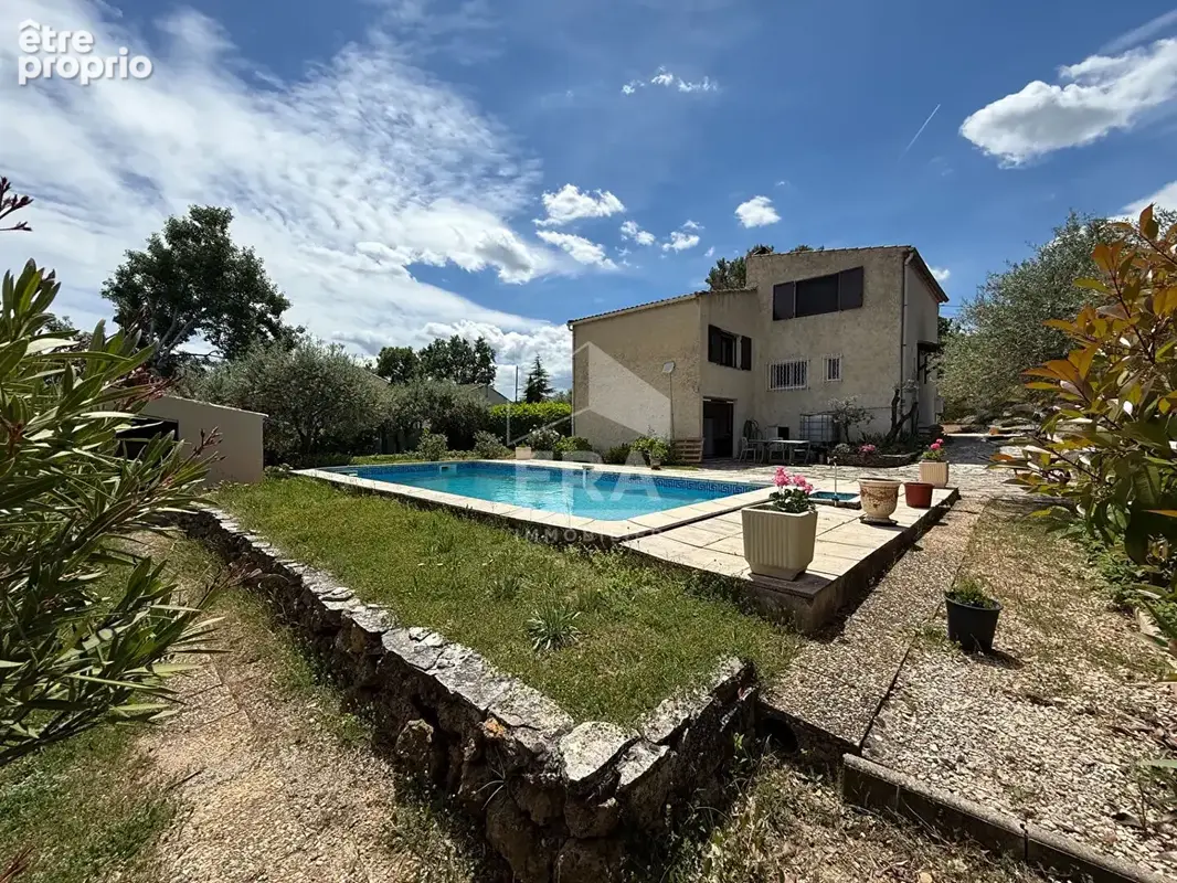 Maison 5 pièces 100 m² · à Saint-Maximin-la-Sainte-Baume · 100 m² · 399 000 €