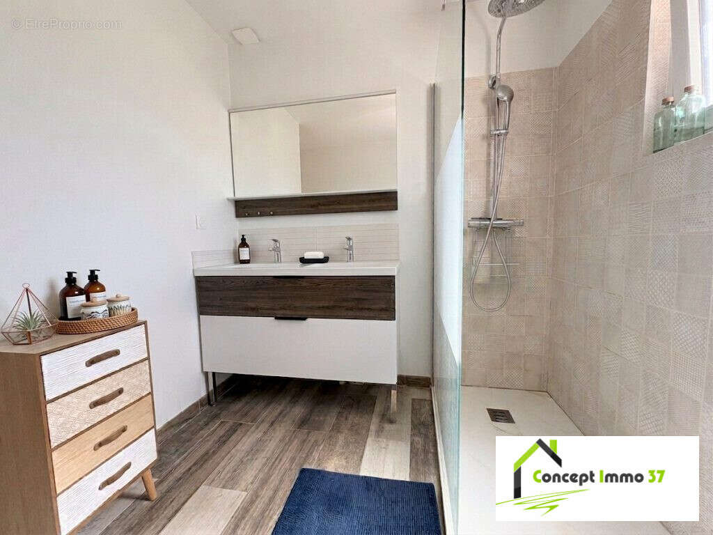 Maison 130 m² à Veigne  - photo 7