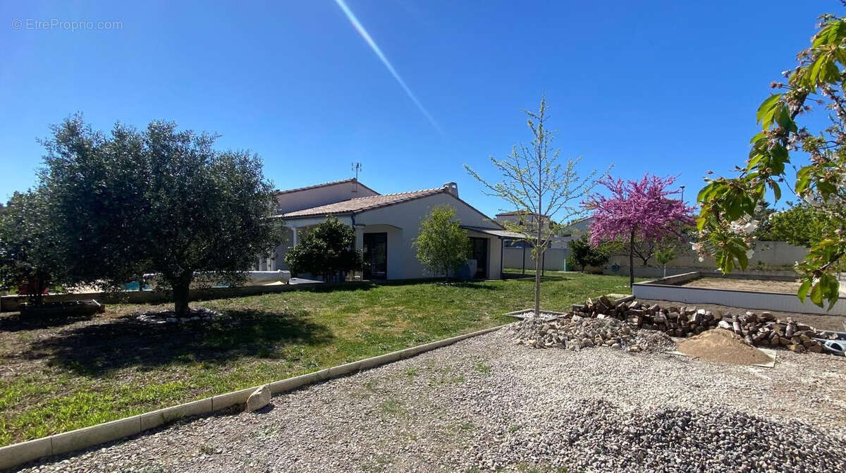 A vendre villa T5 de 158 m2 avec garage et piscine sur une parcelle de 1060 m2 à Narbonne - photo 18