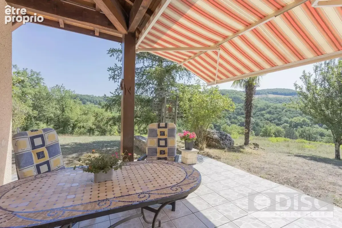 Belle maison moderne avec 1 hectare de terrain et belles vues - photo 9