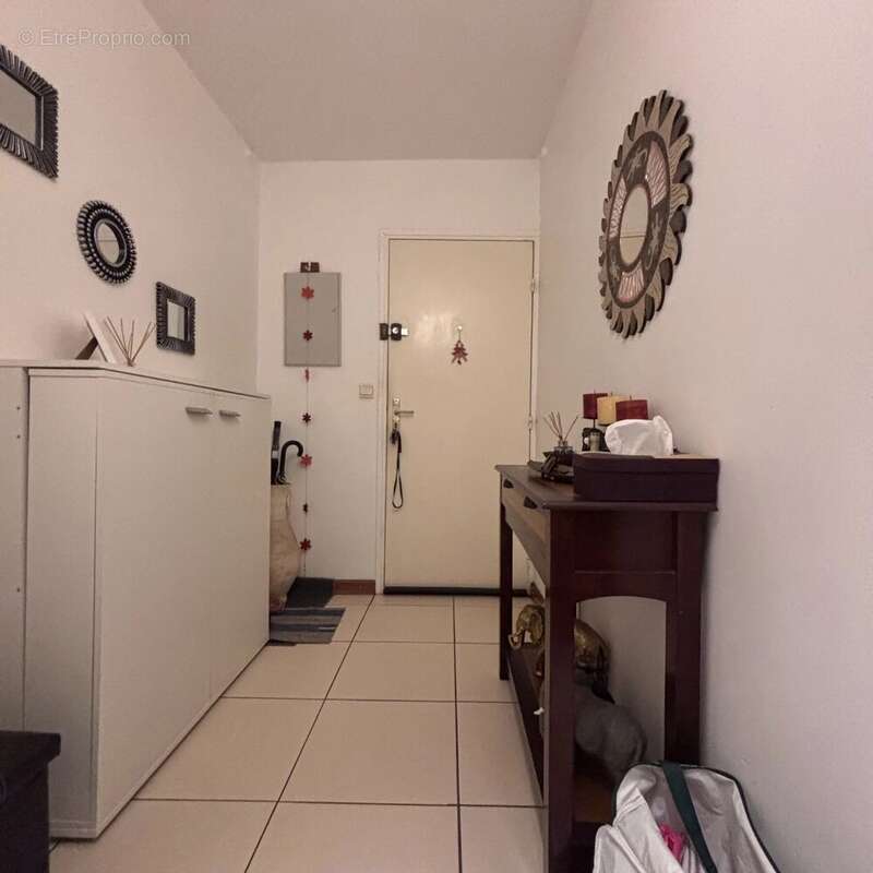 Appartement t3 montgaillard – saint-denis 97400 - photo 4
