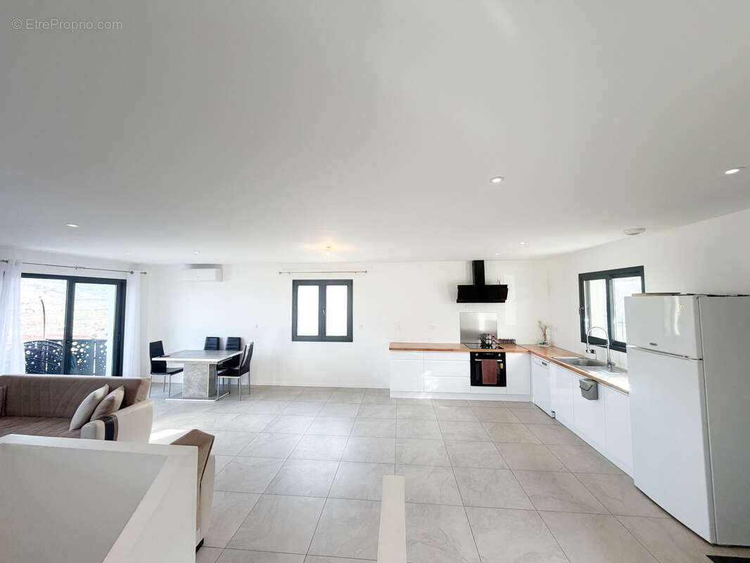 Maison à LES MARTRES-DE-VEYRE