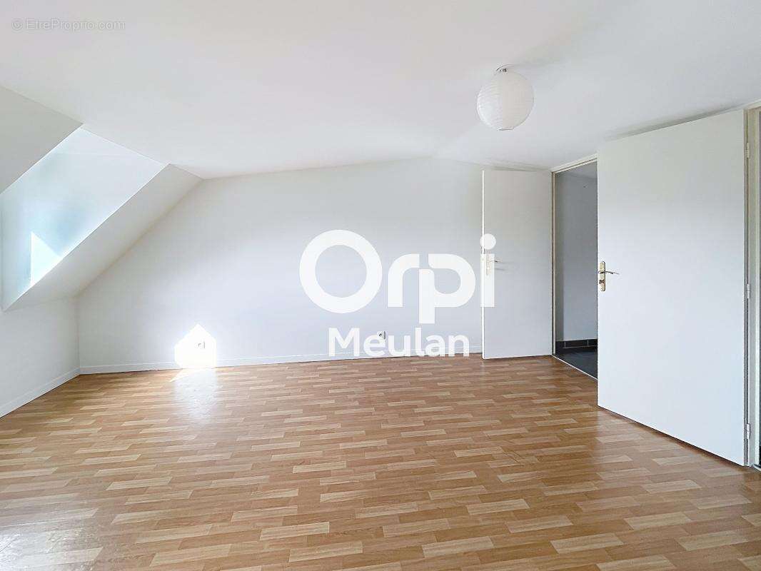 Appartement à LES MUREAUX