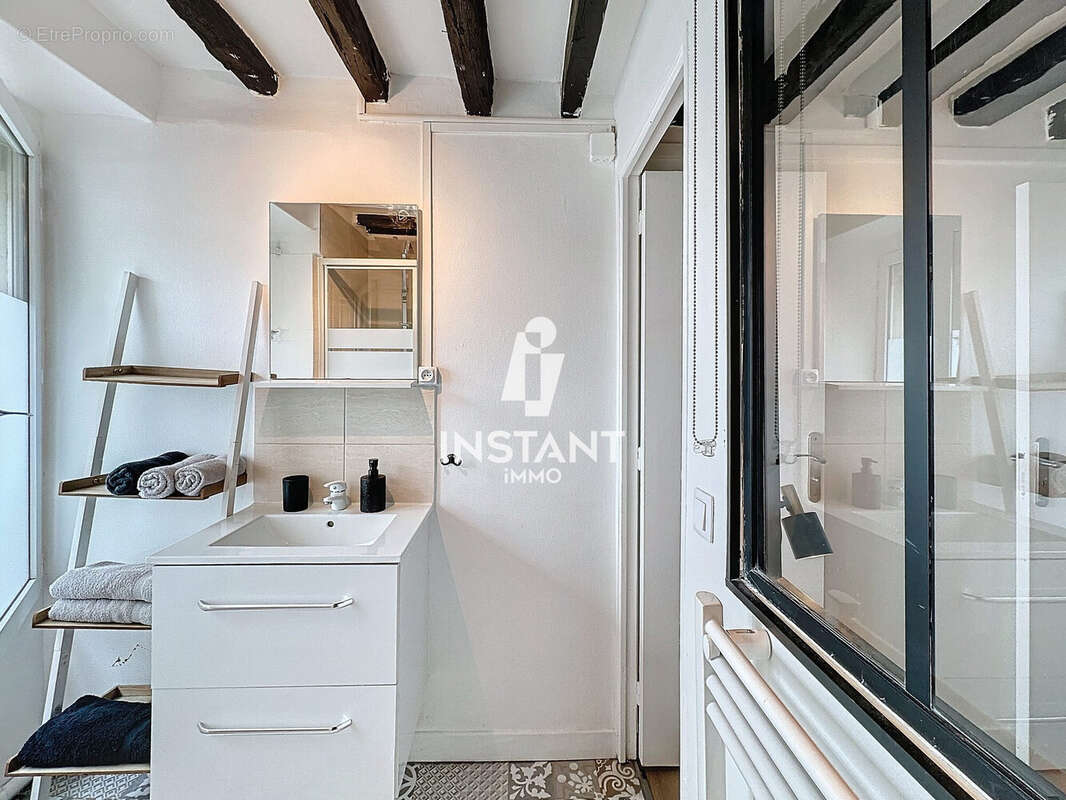 Appartement à PARIS-14E