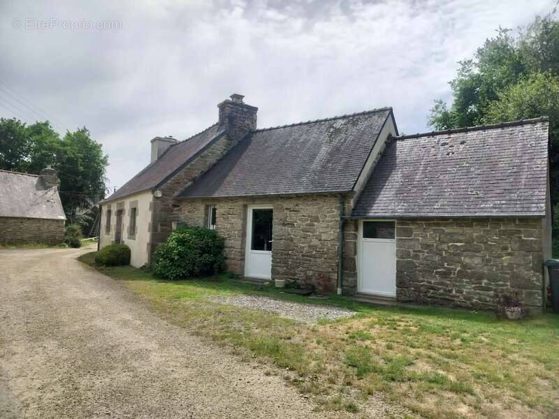 Maison à POULLAOUEN