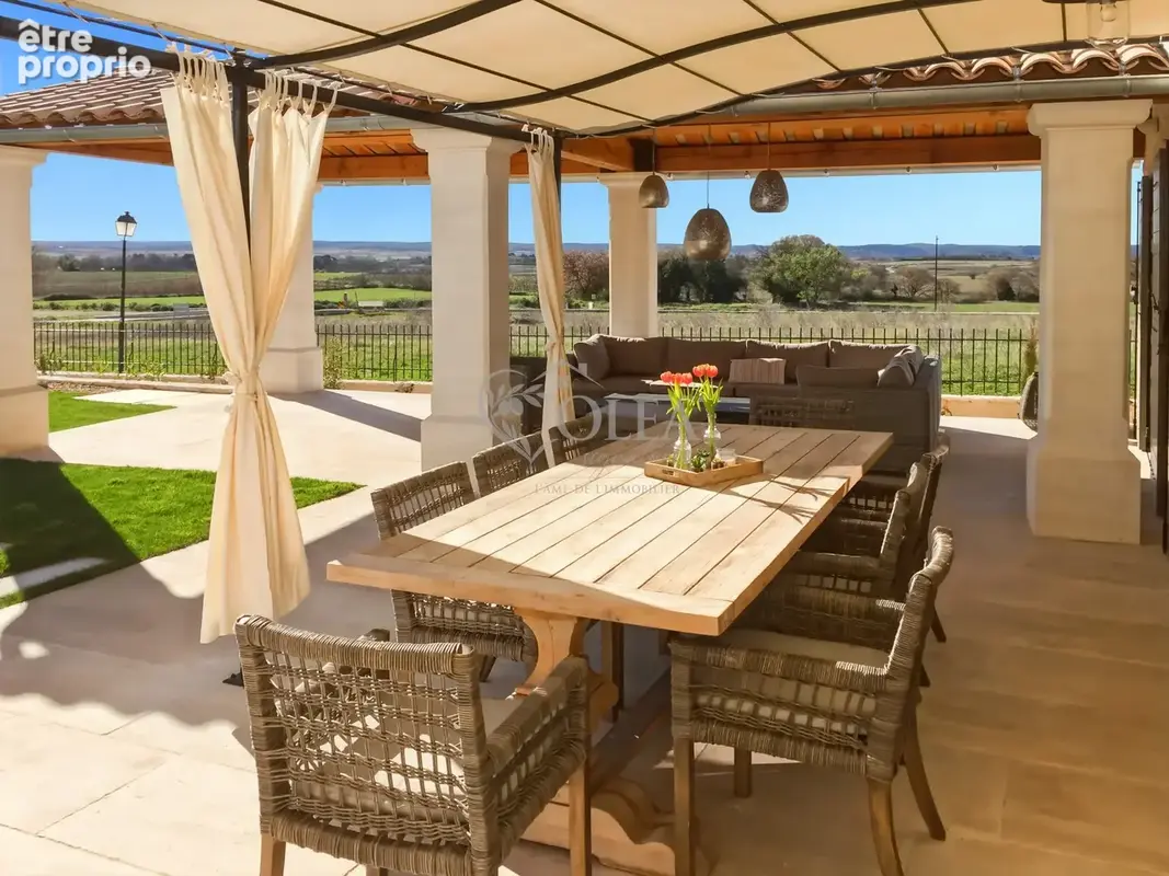 Maison 5 pièces 158 m² à vendre à Uzes (30700) - photo 2