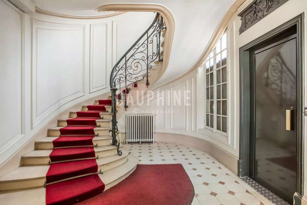 Appartement à PARIS-8E