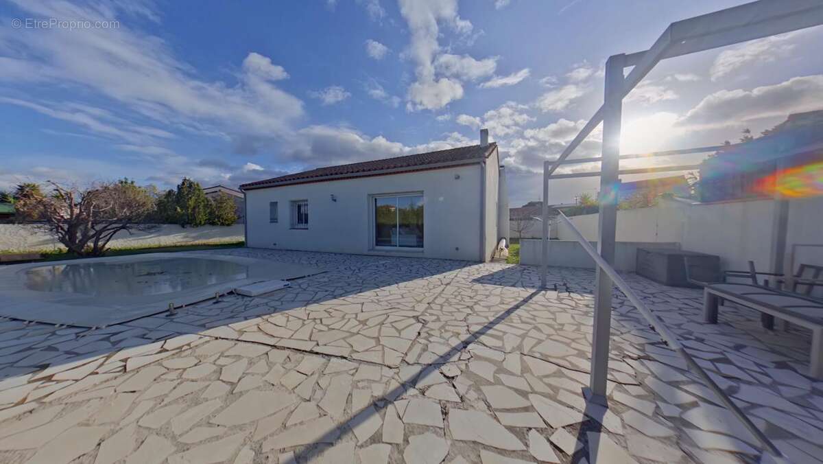 Maison à SAINT-JEAN-LASSEILLE