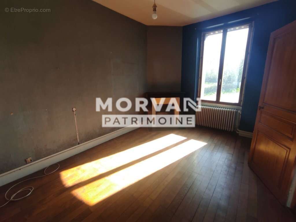 Maison à OUROUX-EN-MORVAN
