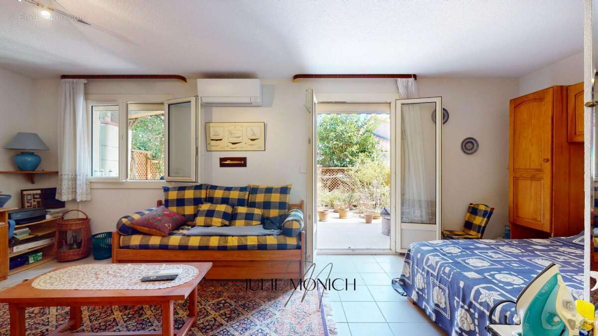 Maison avec vue mer, terrasses et garage - photo 8