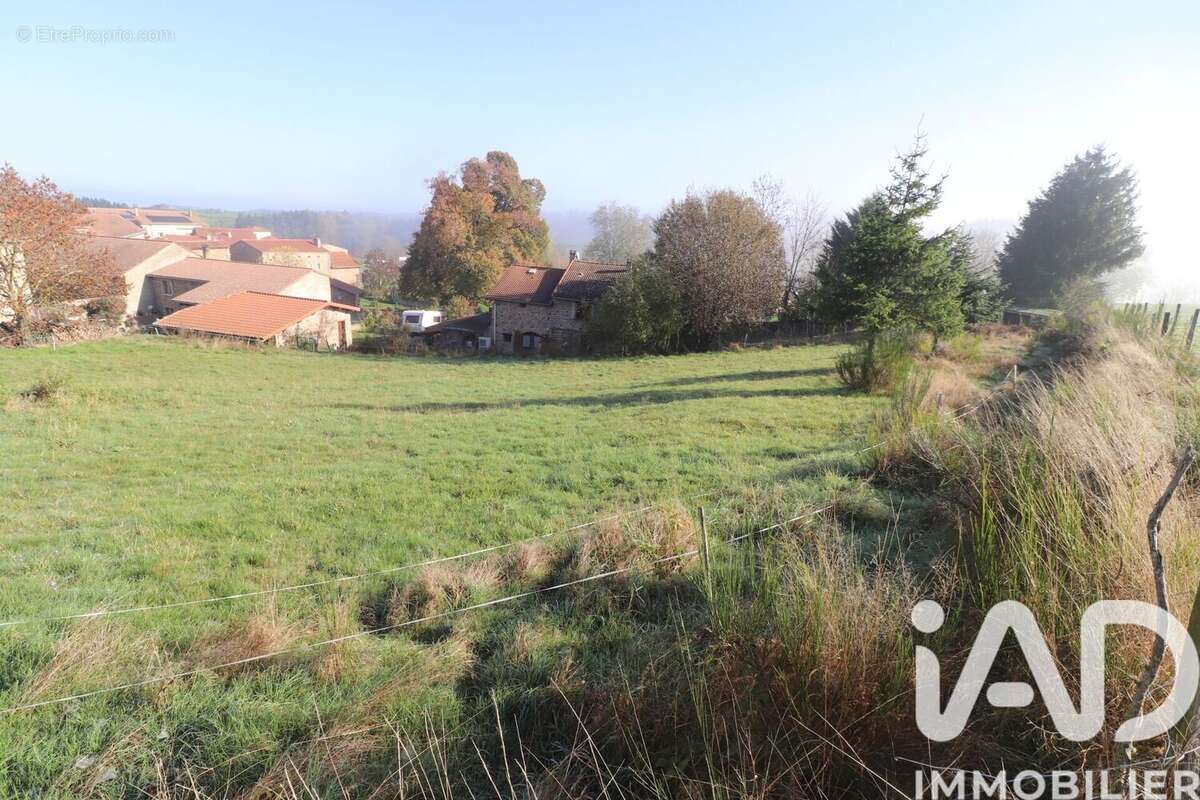 Terrain 1577 m² à Saint-Maurice-En-Gourgois  - photo 2
