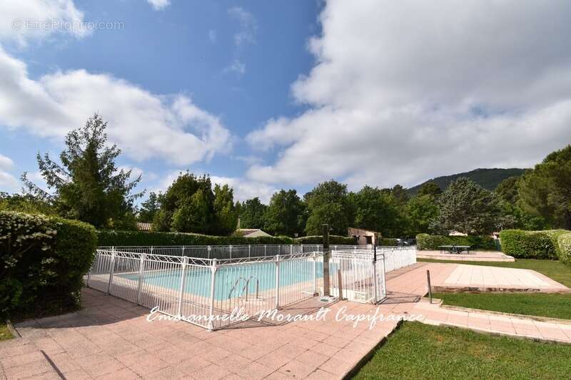 Maison à BAGNOLS-EN-FORET