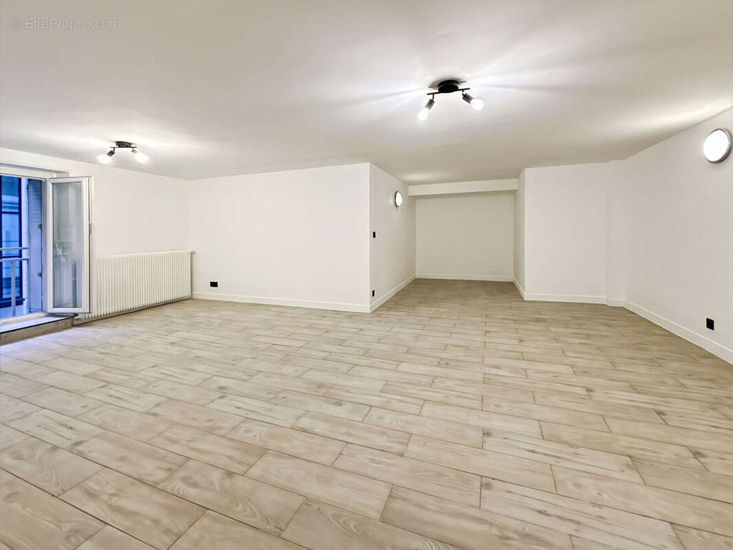 Appartement à PARIS-10E