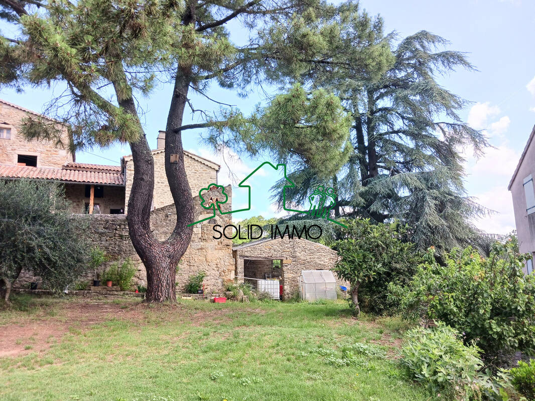 Maison à SAINT-ETIENNE-DE-FONTBELLON