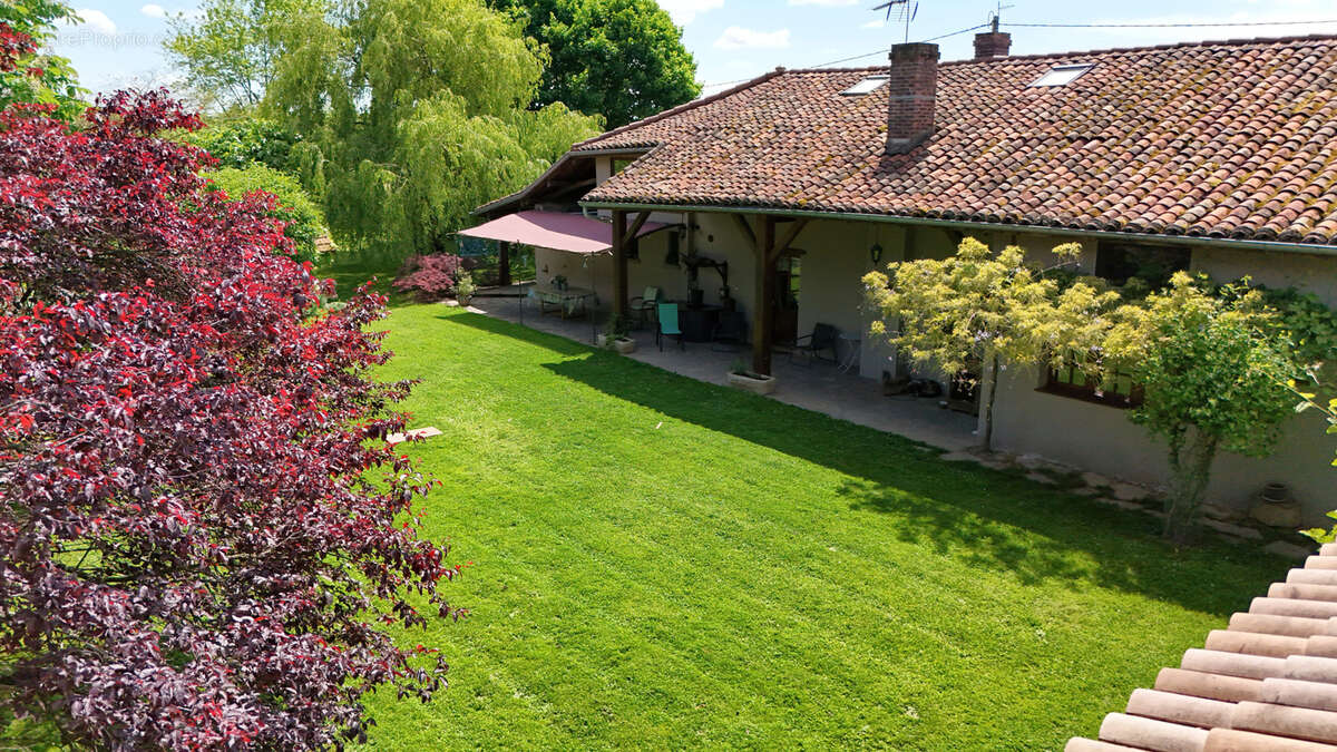 Maison à CHANOZ-CHATENAY