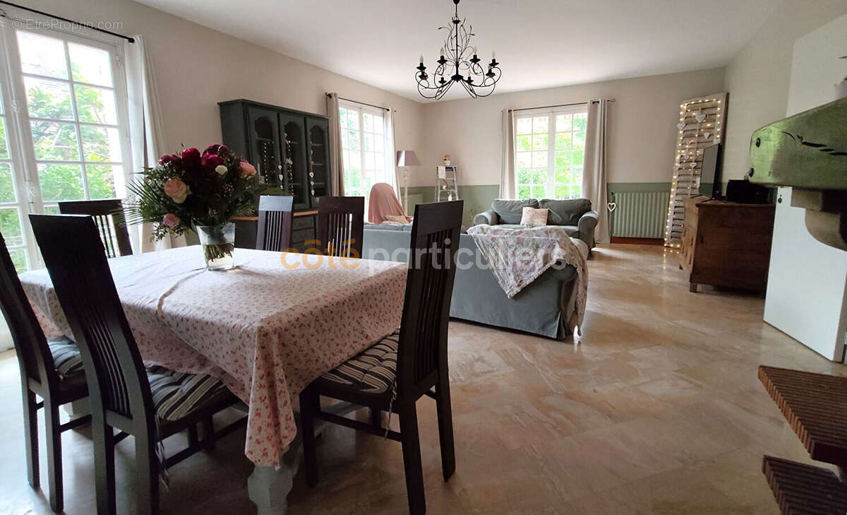 Maison à AMILLY