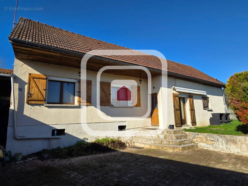 Maison à VAILLY-SUR-AISNE