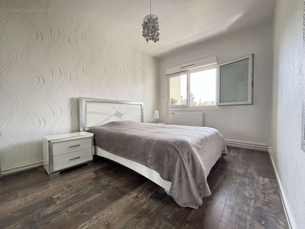 Appartement à SAINT-GENIS-LAVAL