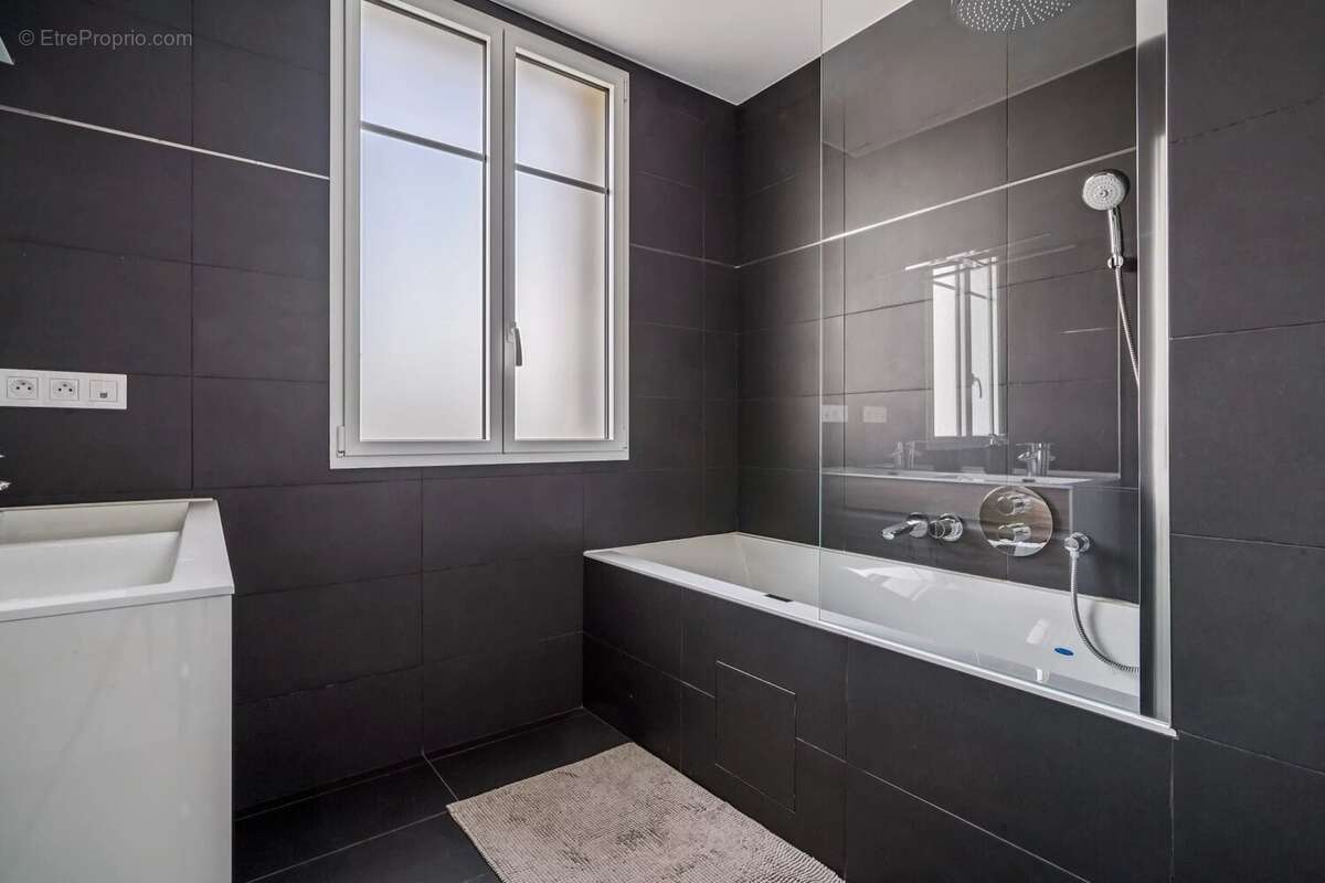 Maison à SAINT-MAUR-DES-FOSSES