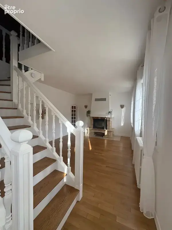 EXCLUSIVITE COMEBACK IMMOBILIER A LAMORLAYE . Maison de 80 m2 à  Lamorlaye avec jardin et sous-sol total ! - photo 5