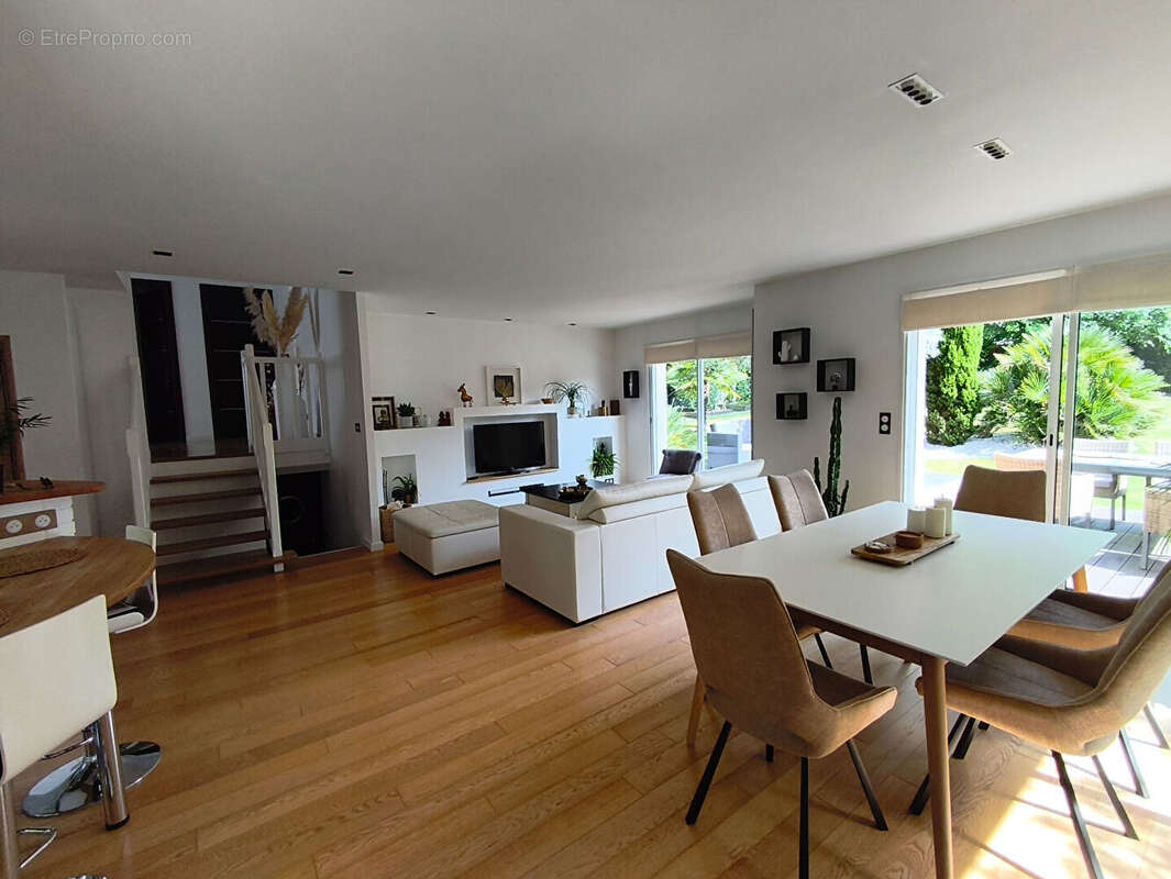 Maison Crevin 6 pièce(s) 155 m2 - photo 3