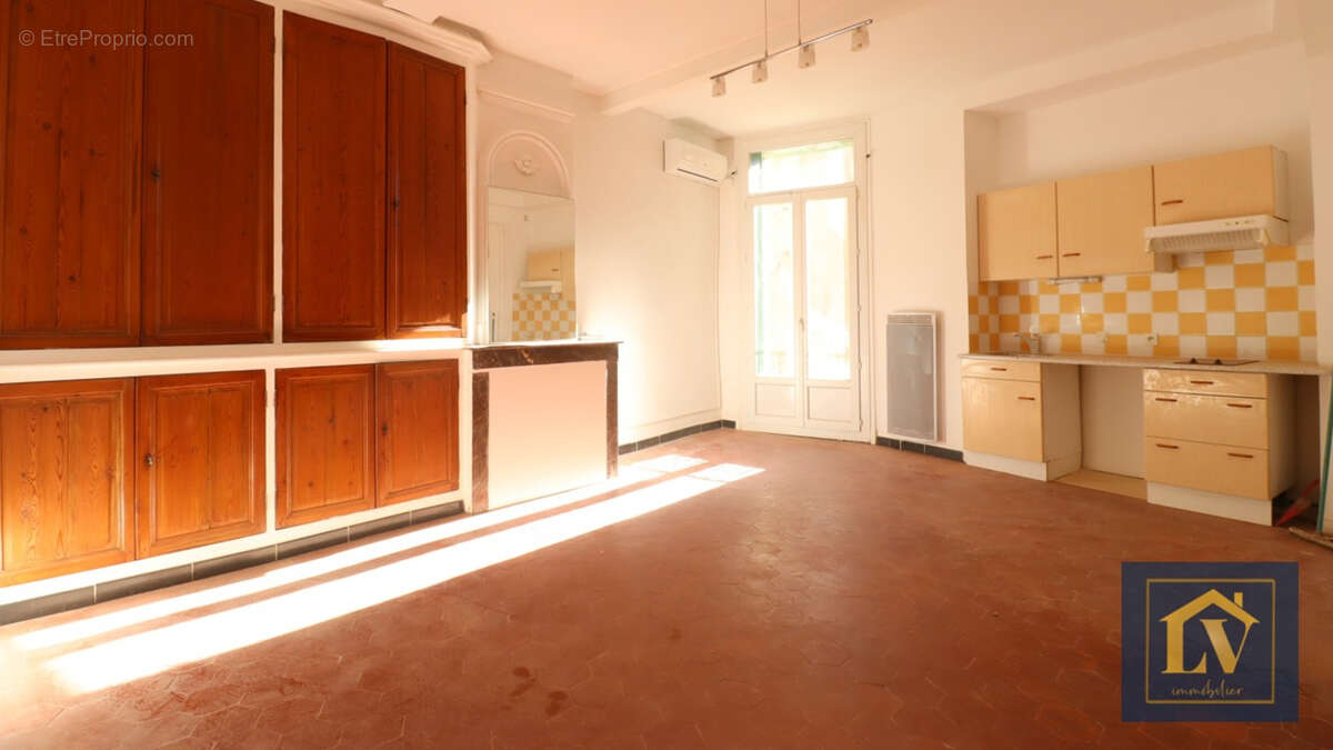 Appartement à PEZILLA-LA-RIVIERE