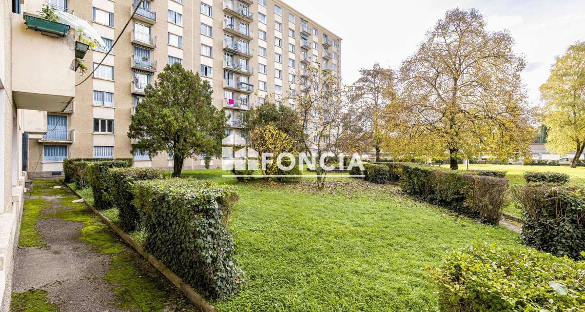 Appartement à SAINT-MARTIN-D&#039;HERES