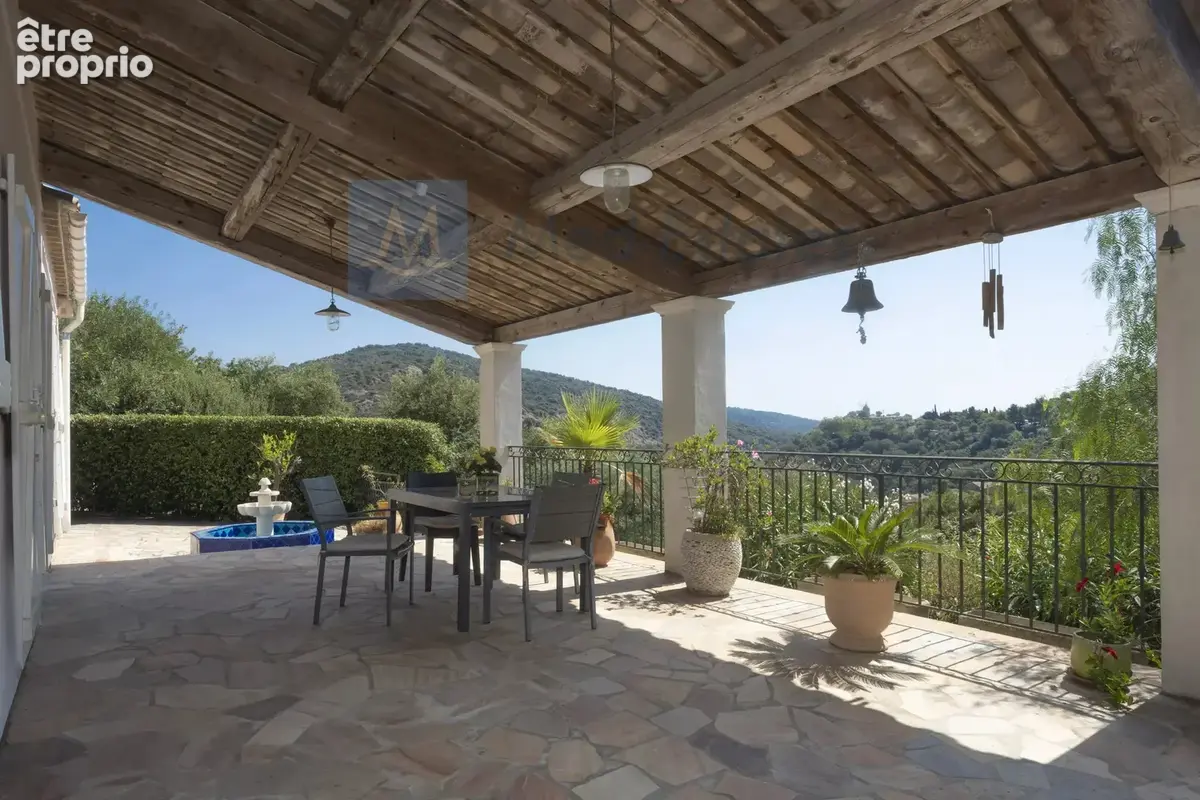 Maison - 2 chambres piscinable et extension possible avec vue panoramique sur le château et village de Grimaud - photo 4