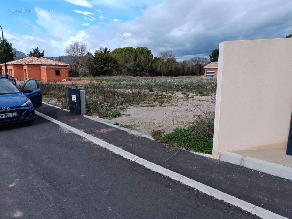 Terrain à LE TRIADOU