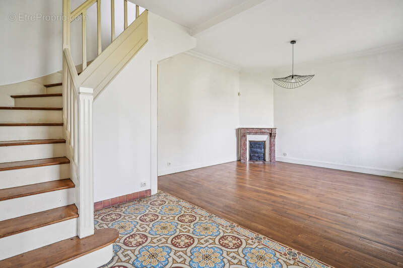 Maison à SAVIGNY-SUR-ORGE