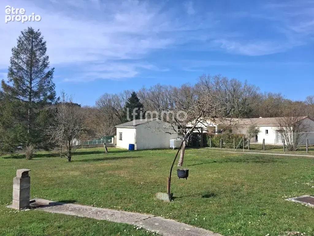 Terrain à FARGUES-SAINT-HILAIRE