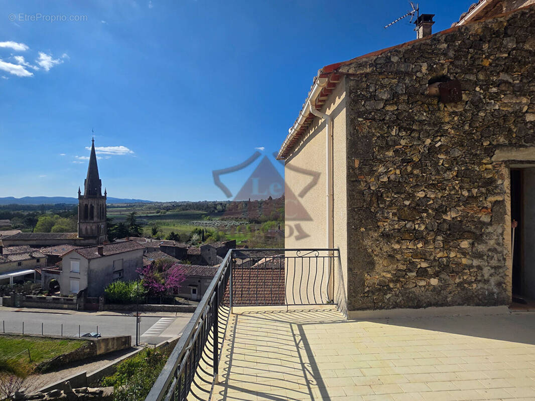 Maison à SAINT-SAUVEUR-DE-CRUZIERES