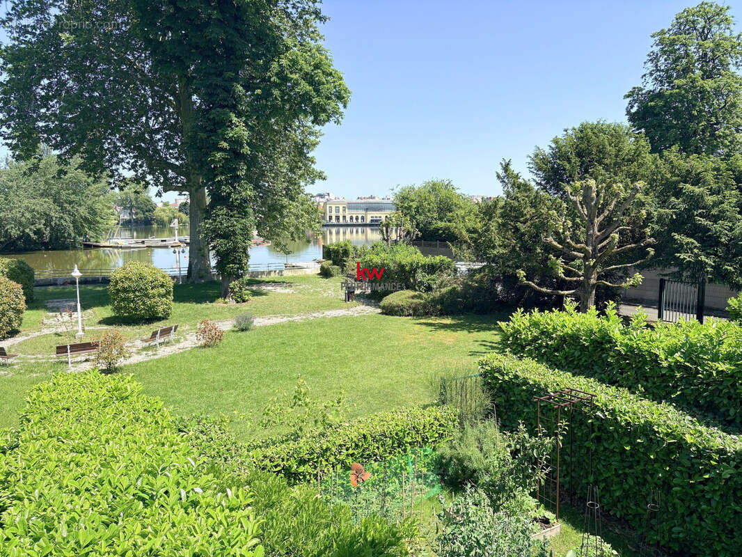 Appartement à ENGHIEN-LES-BAINS