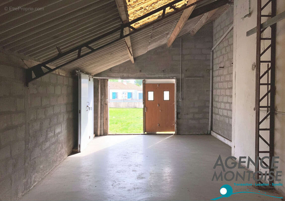 Parking à NOTRE-DAME-DE-MONTS