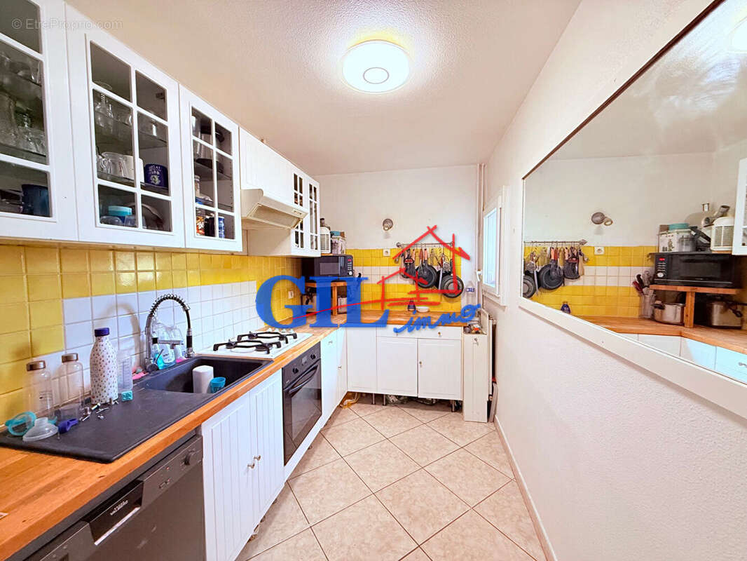 Appartement à SAVIGNY-LE-TEMPLE