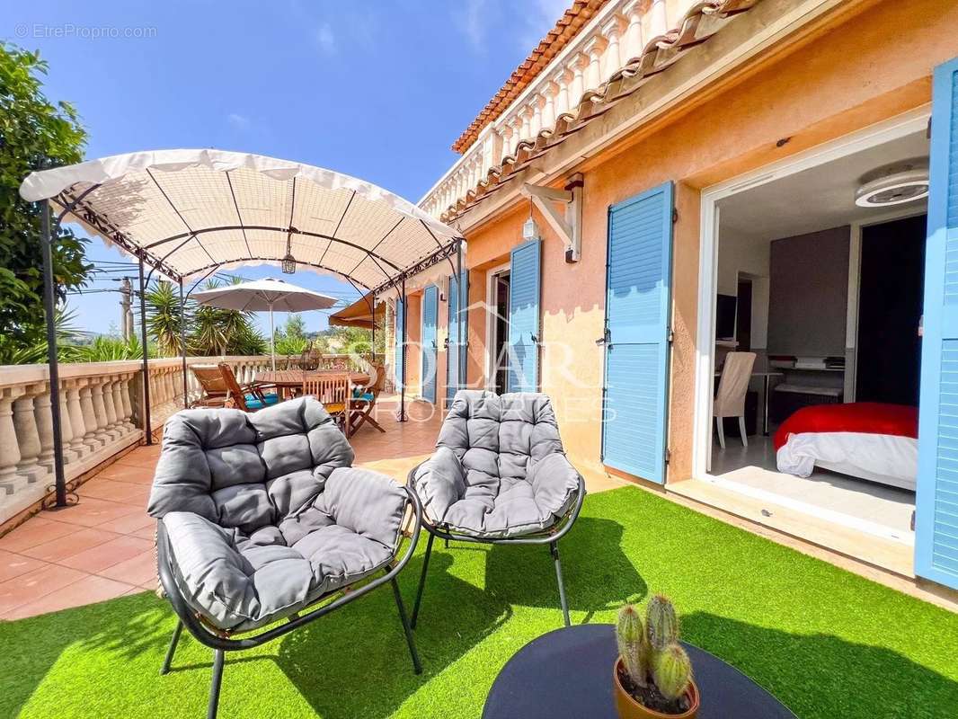 Maison à MANDELIEU-LA-NAPOULE