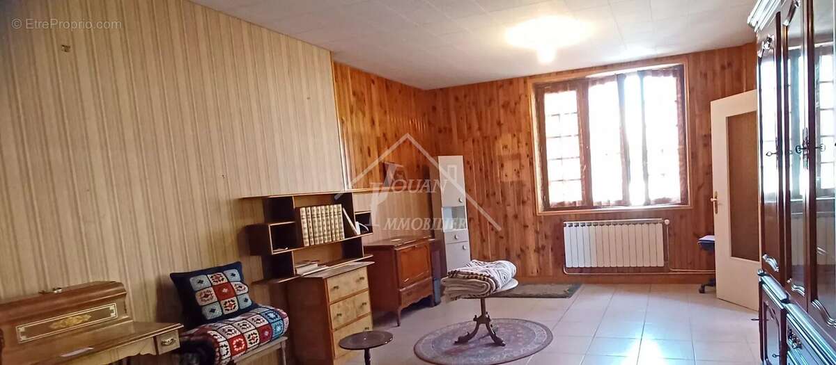 Appartement à SAINT-LEOPARDIN-D'AUGY