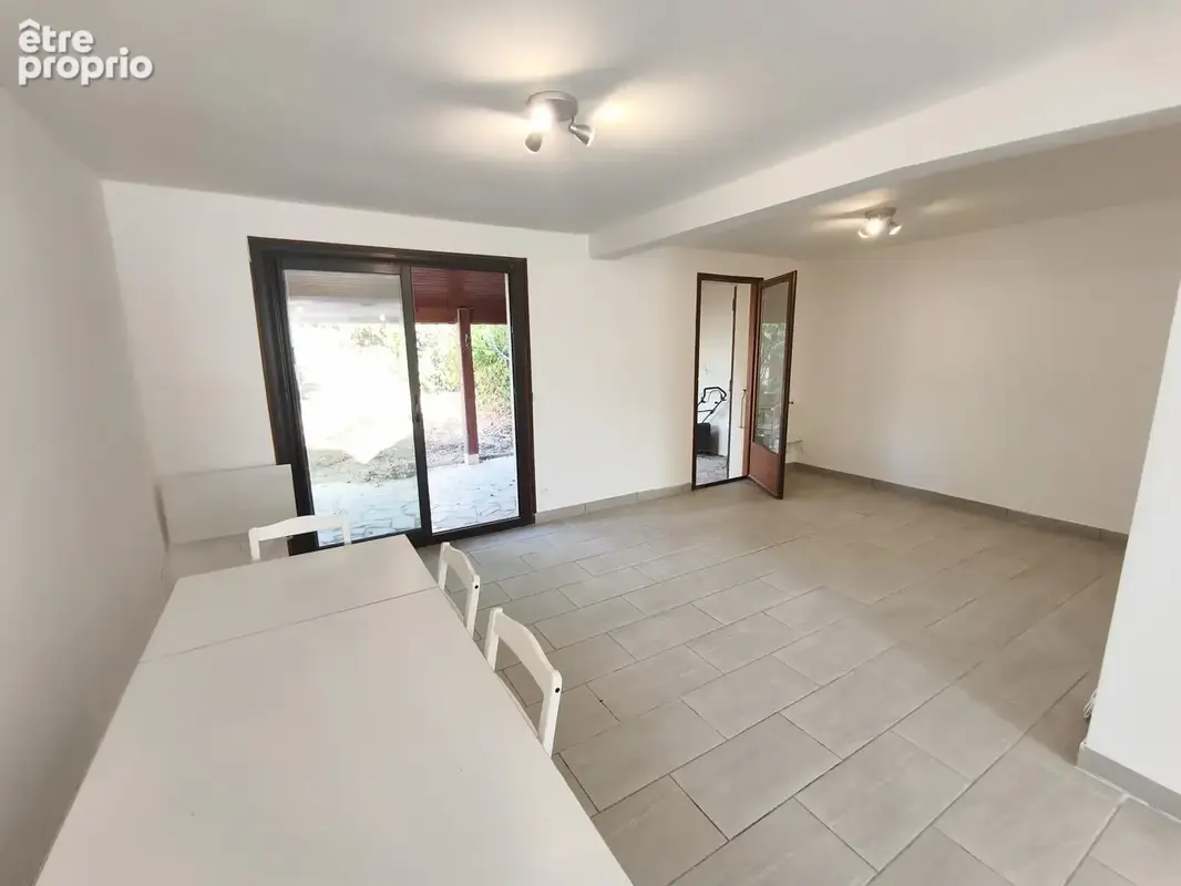Maison T4 de 87 m2 entièrement rénovée avec garage et jardin - photo 7