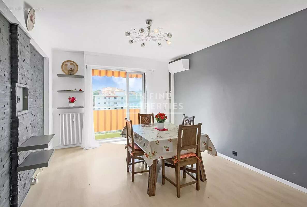 Appartement à LE CANNET