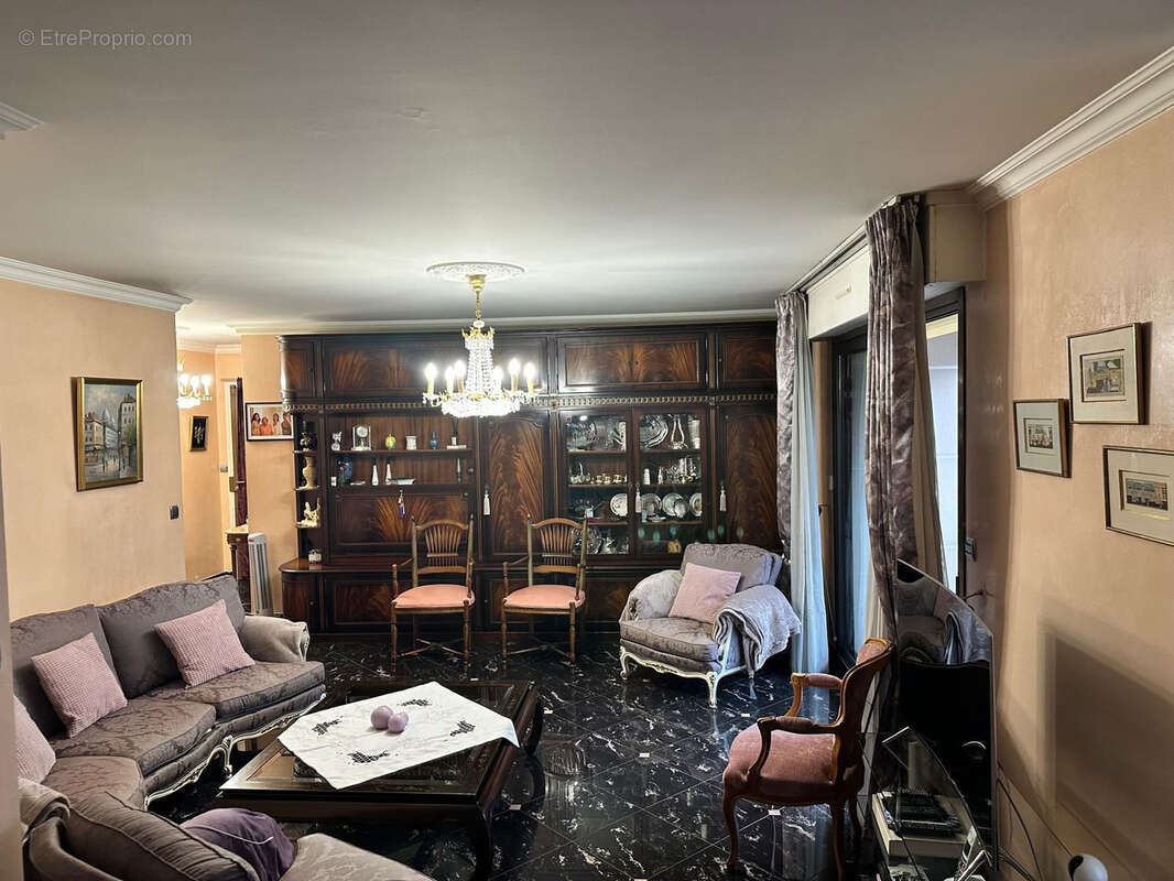 Appartement à SAINT-MAUR-DES-FOSSES