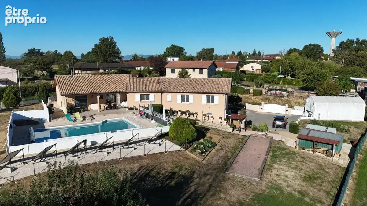 Maison familiale de 184 m² avec piscine et vue dégagée – Calme et confort - photo 2