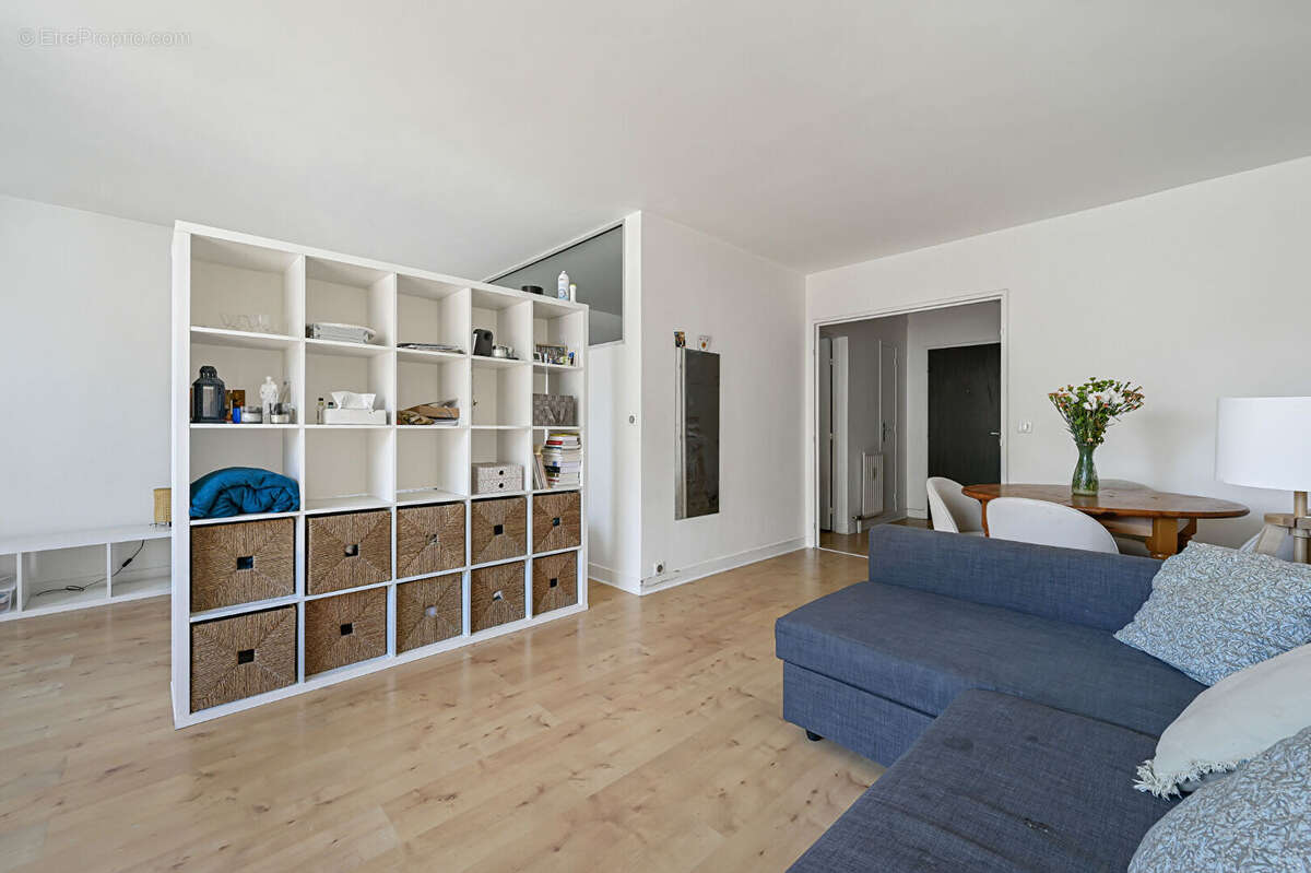 Appartement à PARIS-14E